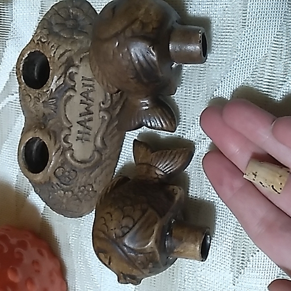 TIKI BAR HAWAIIAN SALT & PEPPER SHAKERS - Picture 4 of 7